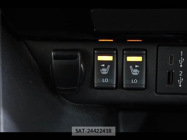 Nissan LEAF 2023-05 1586103-9