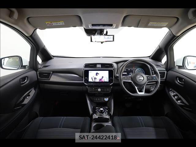 Nissan LEAF 2023-05 1586103-2