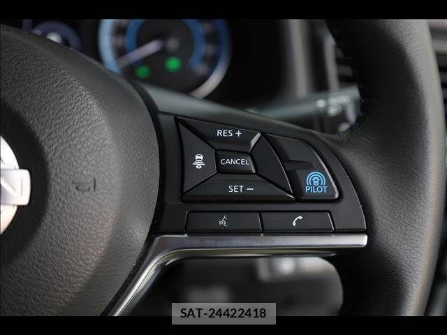 Nissan LEAF 2023-05 1586103-5