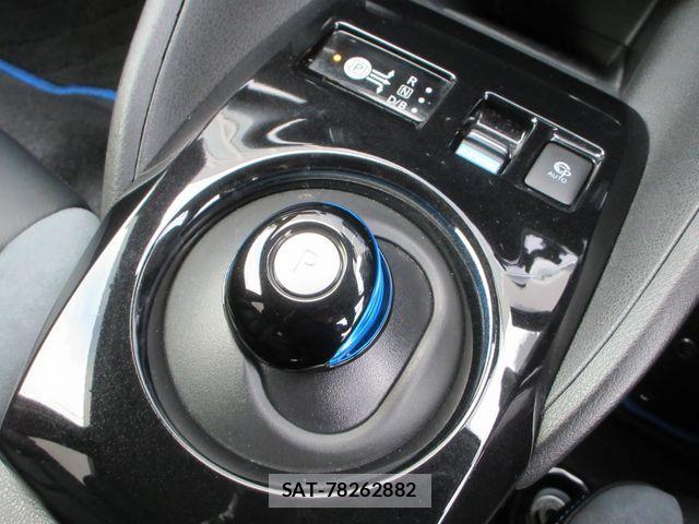 Nissan LEAF 2021-10 2002178-10