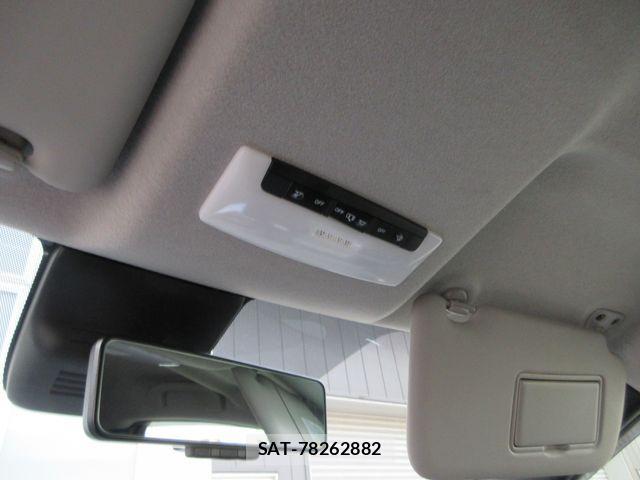 Nissan LEAF 2021-10 2002178-12