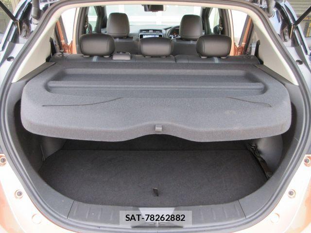 Nissan LEAF 2021-10 2002178-15