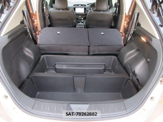 Nissan LEAF 2021-10 2002178-17