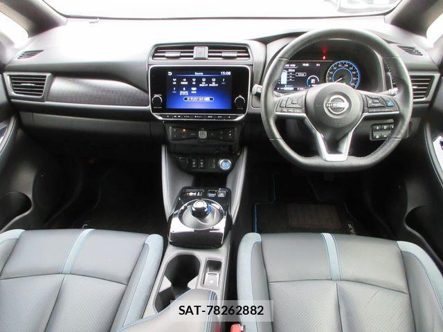 Nissan LEAF 2021-10 2002178-1