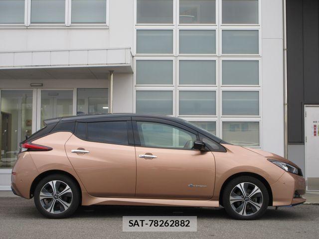 Nissan LEAF 2021-10 2002178-22