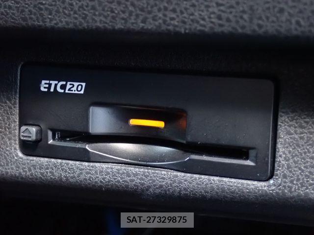 Nissan LEAF 2020-06 2668299-6