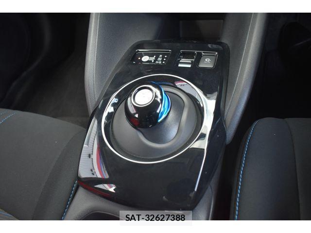 Nissan LEAF 2017-12 3421716-13