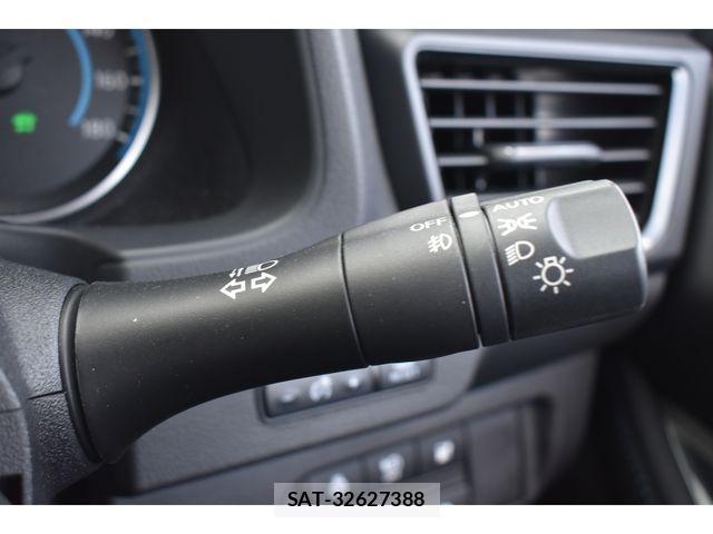 Nissan LEAF 2017-12 3421716-18