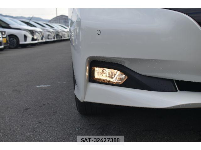 Nissan LEAF 2017-12 3421716-26