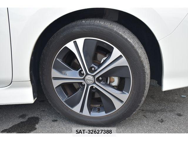 Nissan LEAF 2017-12 3421716-27