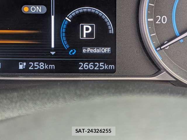 Nissan LEAF 2021-08 6245014-15