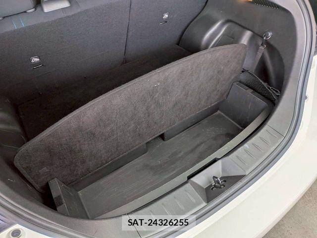 Nissan LEAF 2021-08 6245014-24