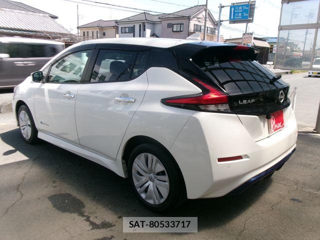 Nissan LEAF 2022-04 6499191-2