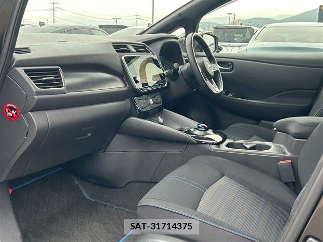 Nissan LEAF 2021-07 6676604-11