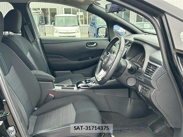 Nissan LEAF 2021-07 6676604-12