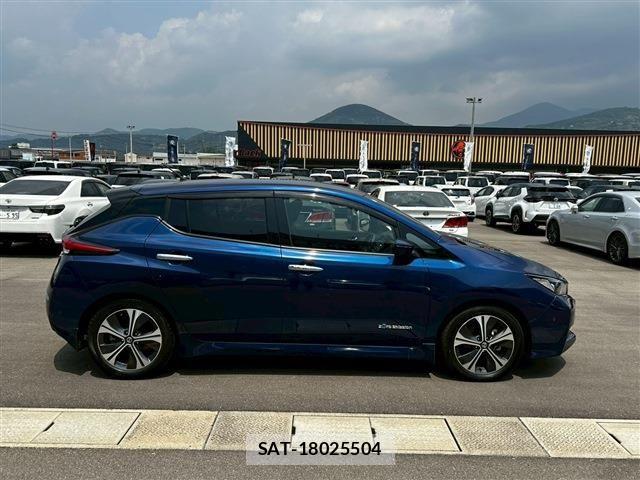 Nissan LEAF 2019-02 6791198-9
