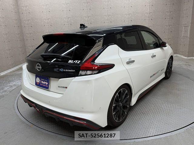 Nissan LEAF 2021-10 6907391-2