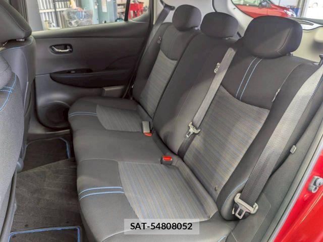 Nissan LEAF 2019-06 6907396-21