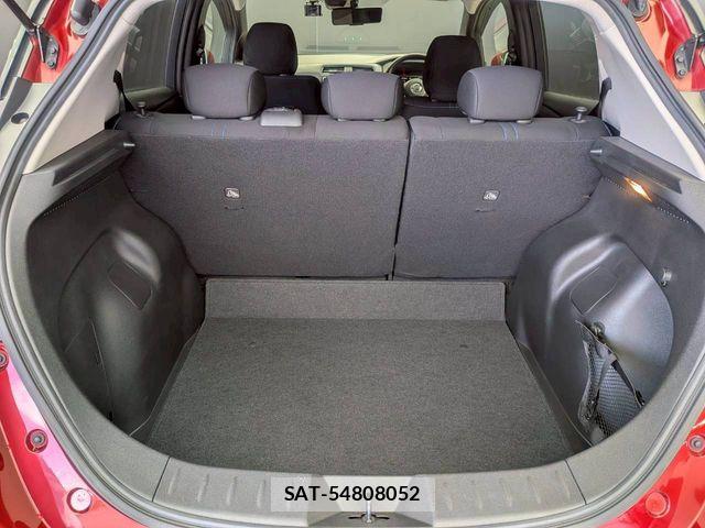 Nissan LEAF 2019-06 6907396-22