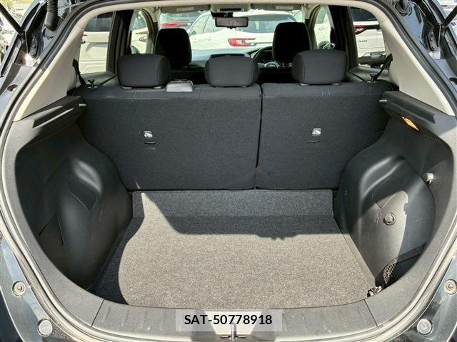 Nissan LEAF 2022-03 7020732-17