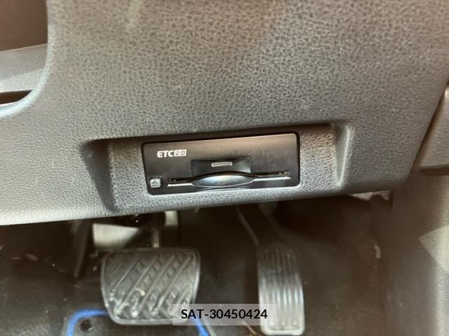 Nissan LEAF 2021-08 7059170-15