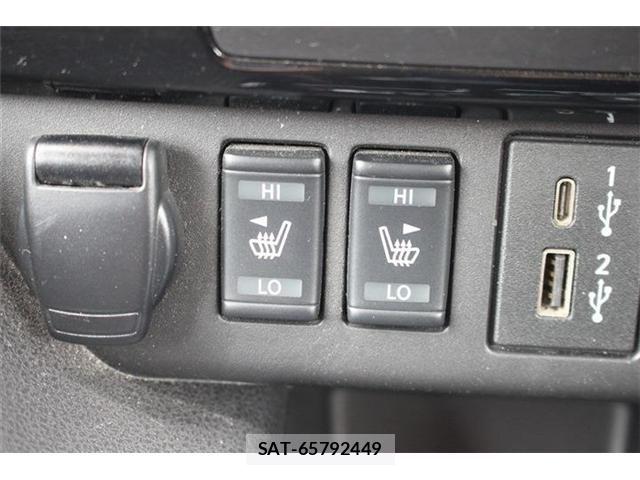 Nissan LEAF 2021-04 7220682-4