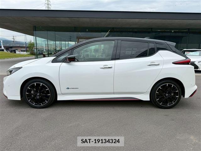 Nissan LEAF 2022-06 7220688-9