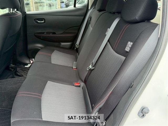 Nissan LEAF 2022-06 7220688-15