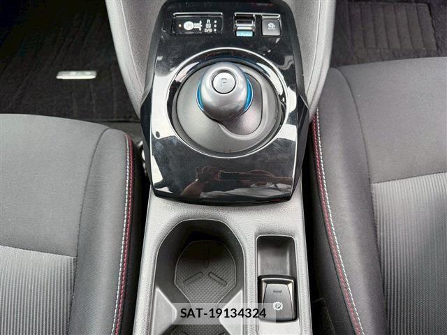 Nissan LEAF 2022-06 7220688-26