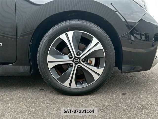 Nissan LEAF 2022-02 7220690-10