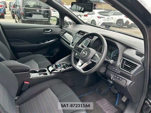 Nissan LEAF 2022-02 7220690-12