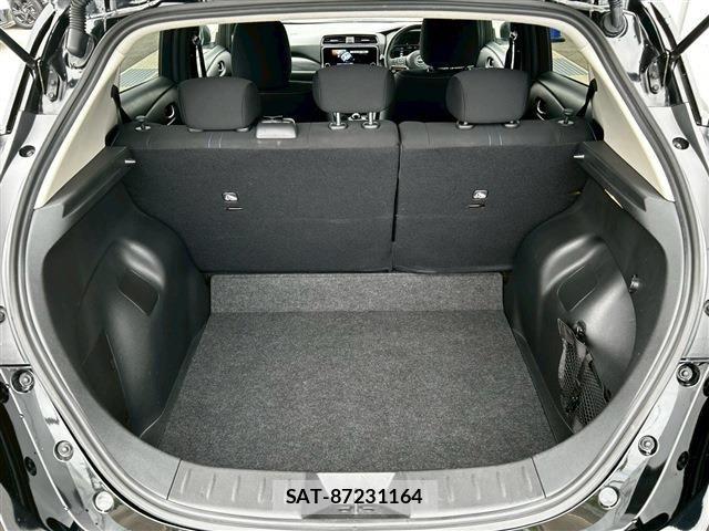 Nissan LEAF 2022-02 7220690-16