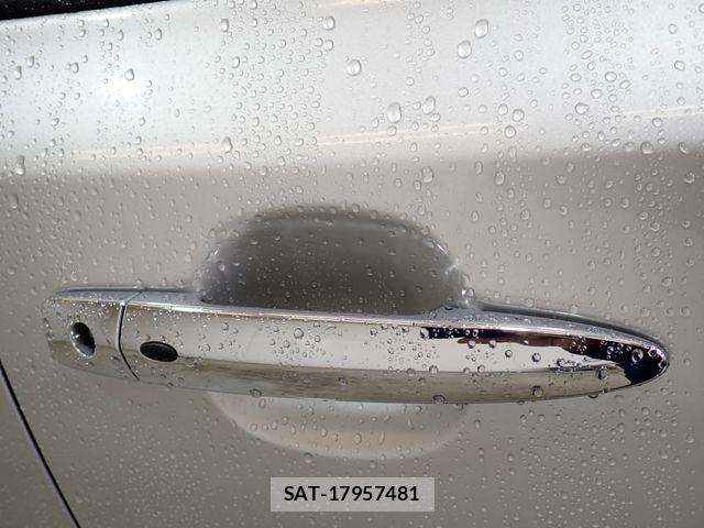 Nissan LEAF 2018-11 7220686-11