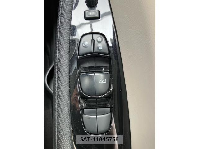 Nissan LEAF 2018-01 7220680-18