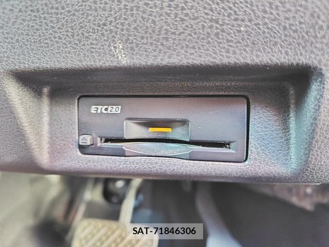 Nissan LEAF 2021-11 7251261-21