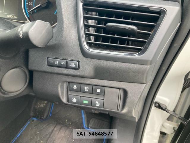 Nissan LEAF 2019-03 7251265-16