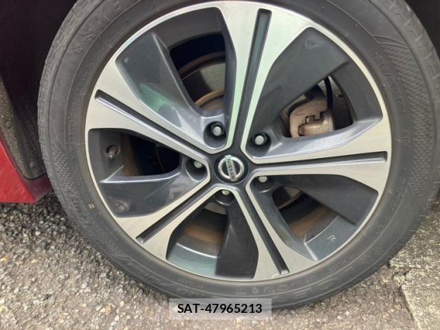 Nissan LEAF 2019-01 7251270-8