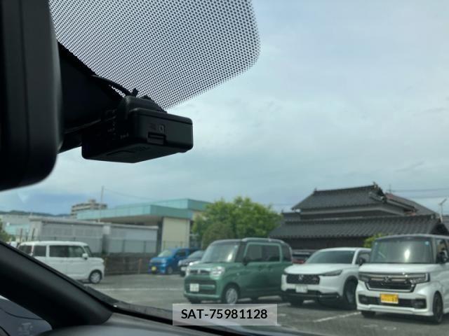 Nissan LEAF 2019-06 7251266-21