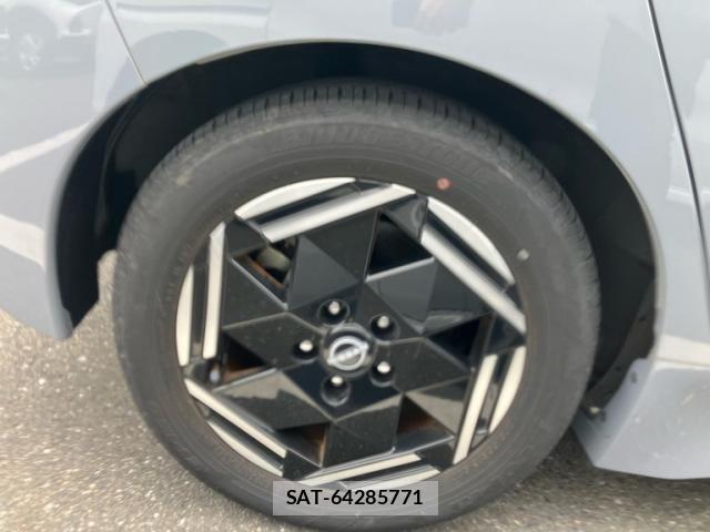 Nissan LEAF 2022-07 7272181-7