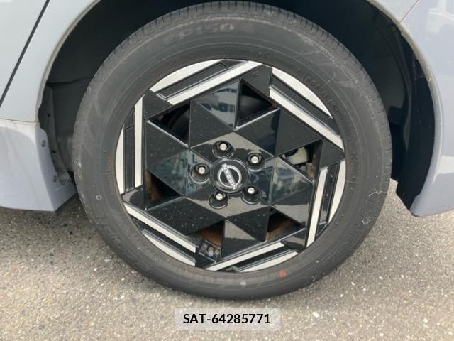 Nissan LEAF 2022-07 7272181-8