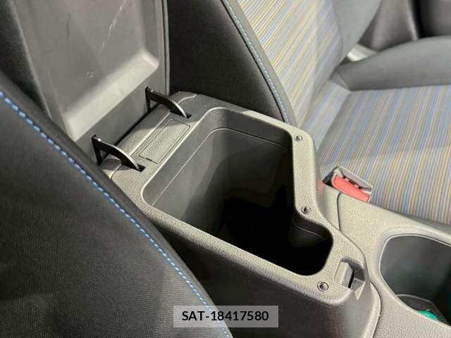Nissan LEAF 2018-01 7272185-15
