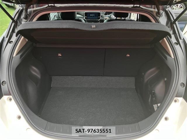 Nissan LEAF 2022-03 7327889-23