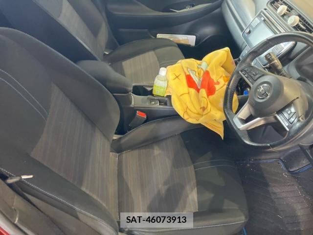 Nissan LEAF 2018-02 7327899-12