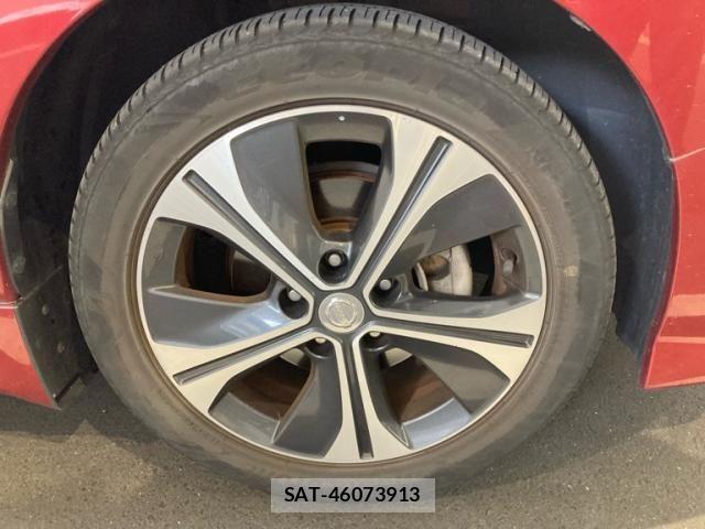 Nissan LEAF 2018-02 7327899-7