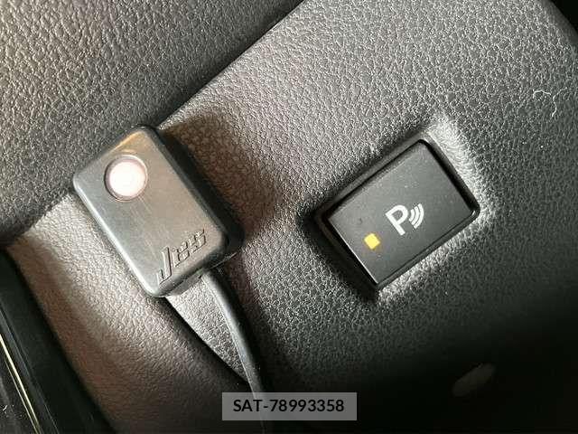 Nissan LEAF 2018-06 7327897-11