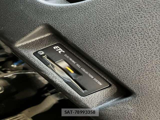 Nissan LEAF 2018-06 7327897-16