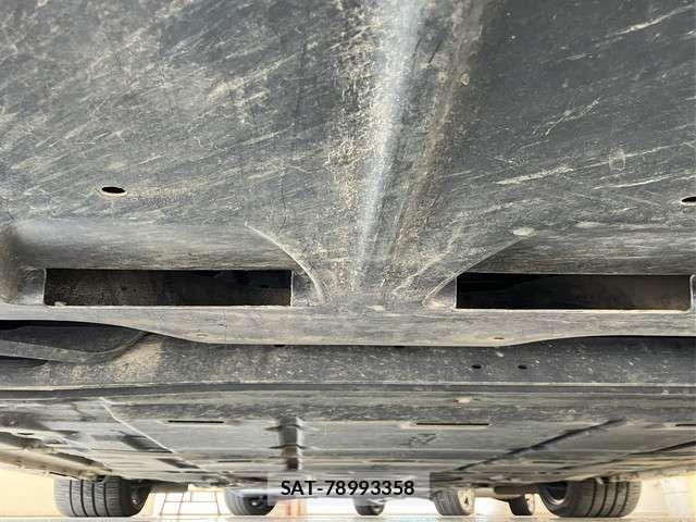 Nissan LEAF 2018-06 7327897-1