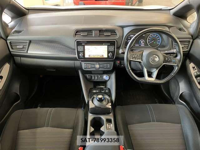 Nissan LEAF 2018-06 7327897-3