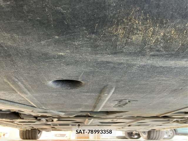 Nissan LEAF 2018-06 7327897-6
