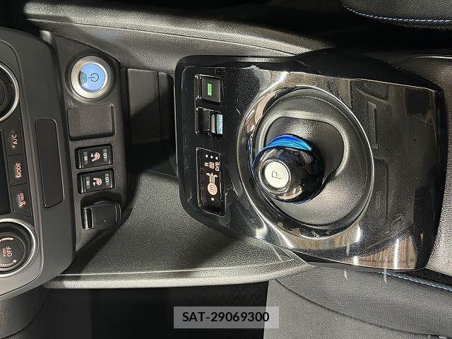 Nissan LEAF 2022-02 7327891-12